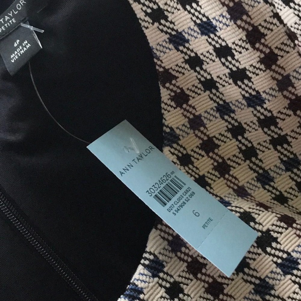 ANN TAYLOR Houndstooth Puff Sleeve Sheath Dress - Picture 4 of 5